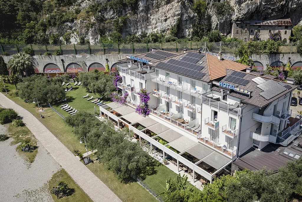 Nine pergolas on the shore of Lake Garda