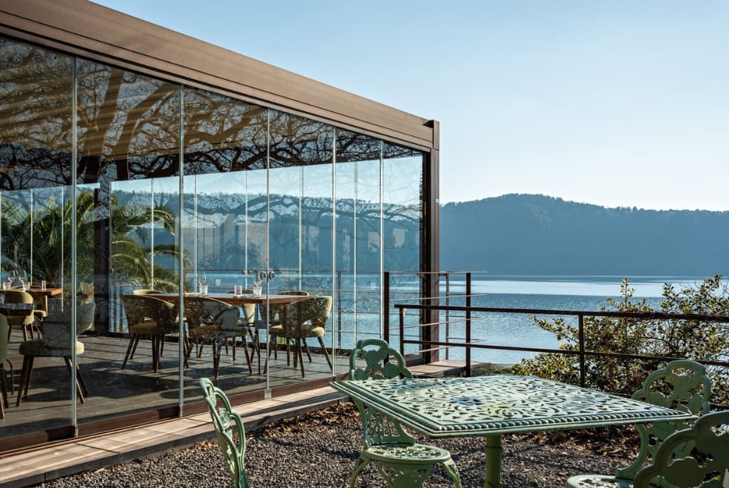 AP-450 Fabric Louvered Pergola detail